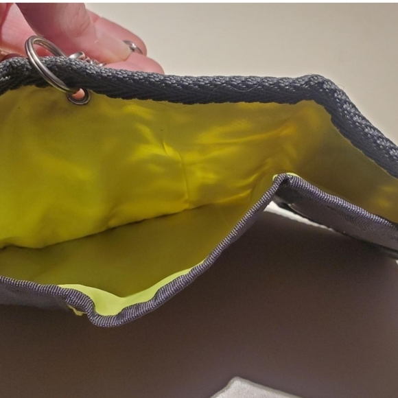 GAP tri-fold velcro wallet with chain - Picture 4 of 4